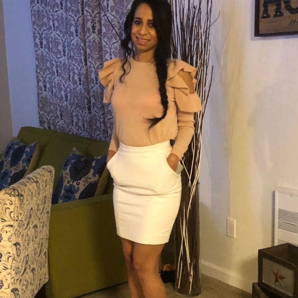 Meet your Posher, Estefani